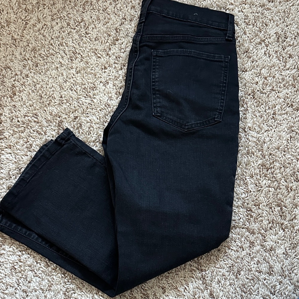 Women’s  Black Cropped Jeans